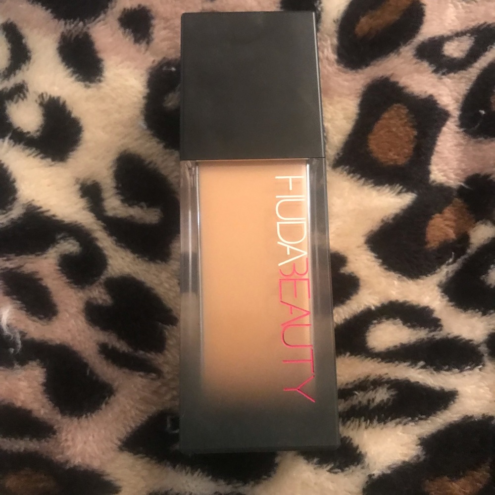 Huda faux filter foundation